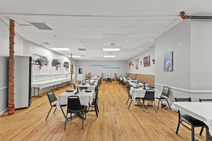 More Photos Of 1615-1623 Acushnet Ave, New Bedford Restaurant For Sale