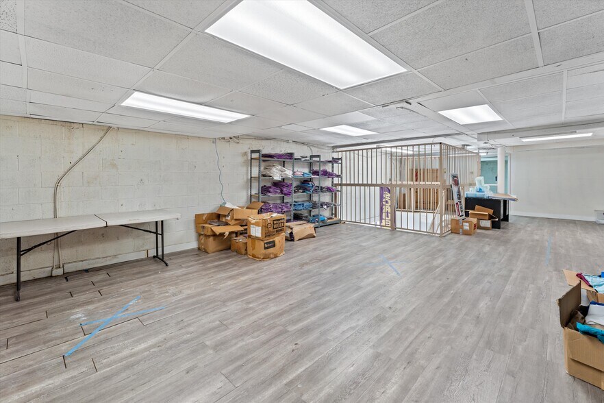 More Photos Of 500 E Willow St, Long Beach General Retail For Sale