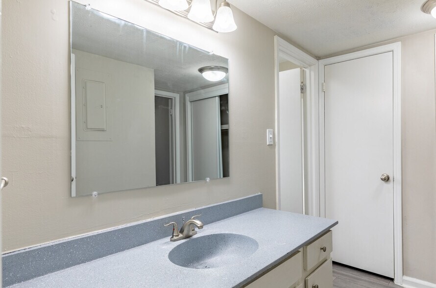 More Photos Of 235 Sycamore Dr, Athens Apartments For Sale