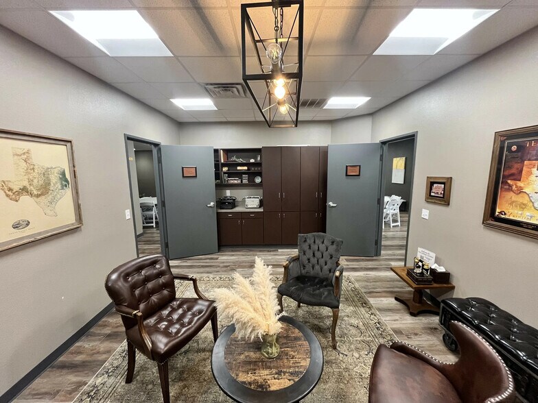 More Photos Of 551 N Valley Pky, Lewisville Office For Sale