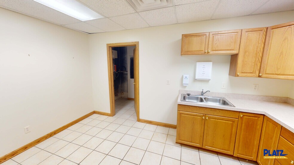 More Photos Of 1616 E Liberty St, Girard General Retail For Sale