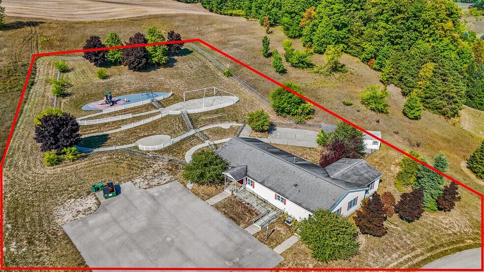 More Photos Of 1878 SW Bayshore Dr, Suttons Bay Light Distribution For Sale