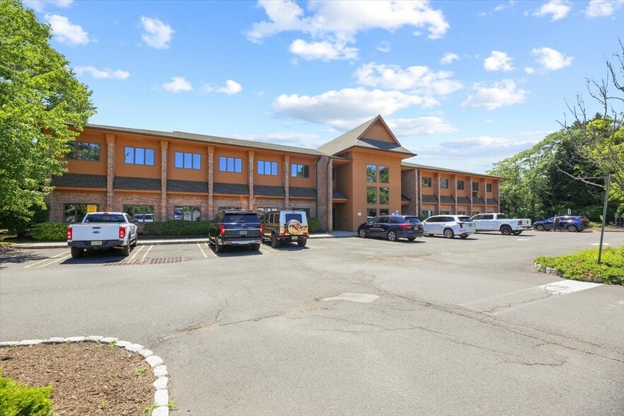 More Photos Of 802 W Park Ave, Ocean Office For Lease