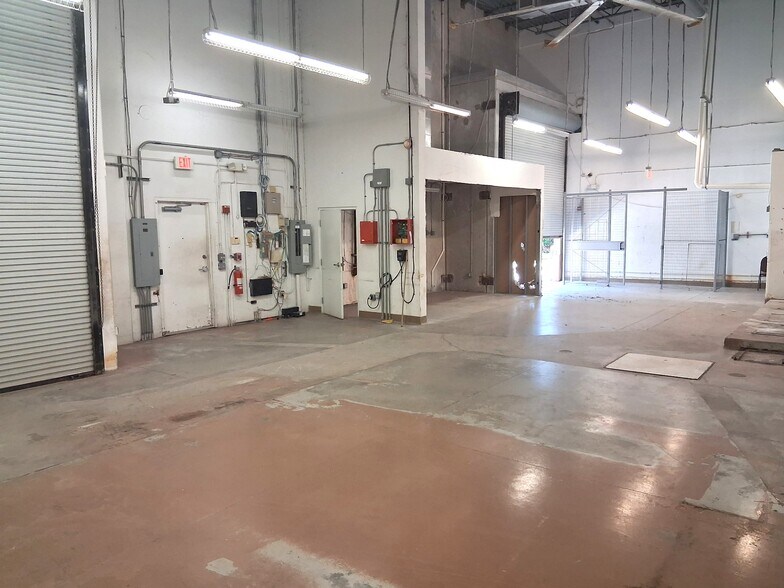 More Photos Of 601 N Congress Ave, Delray Beach Showroom For Sale