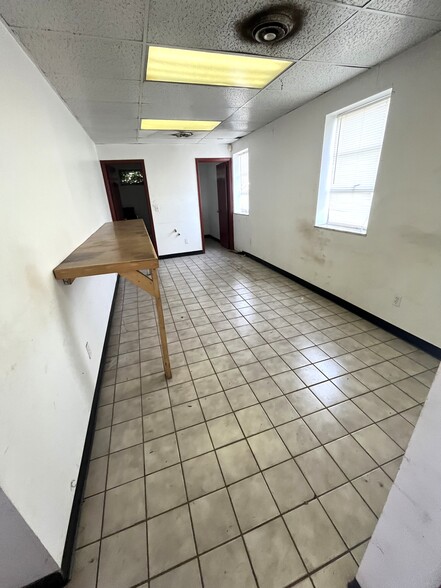 More Photos Of 1310 E 260th St, Euclid Warehouse For Sale