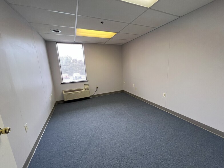 More Photos Of 3706 Crondall Ln, Owings Mills Flex For Lease