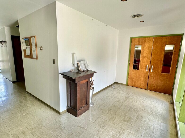 More Photos Of 18811 Oldtown SE rd, Oldtown Religious Facility For Sale