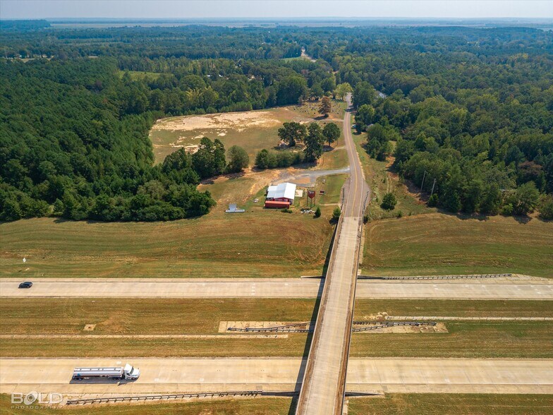 More Photos Of 7318 Ida State Line rd, Ida Bar For Sale