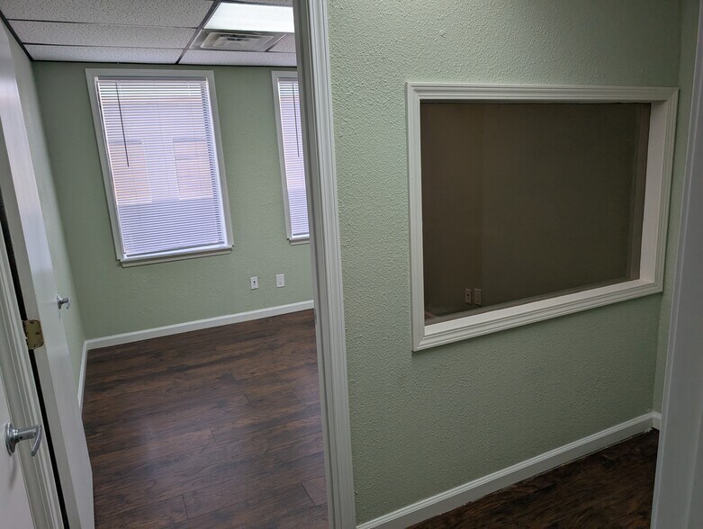 More Photos Of 4024 N Lincoln Blvd, Oklahoma City Coworking Space
