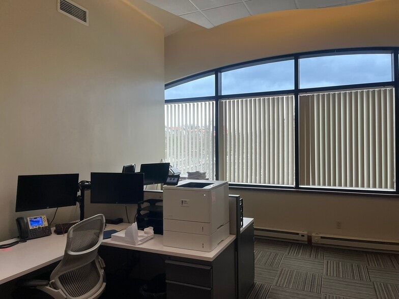 More Photos Of 4500 Brooktree Rd, Wexford Medical For Lease