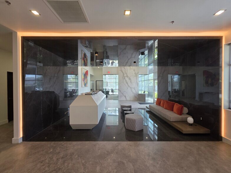 More Photos Of 1010 Crews Commerce Dr, Orlando Distribution For Lease