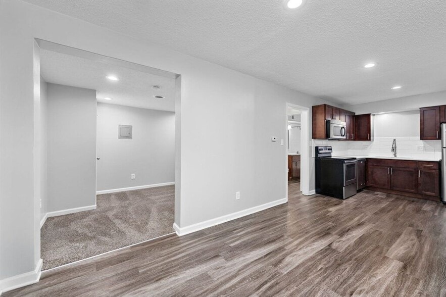 More Photos Of 706 E 139th St, Kansas City Apartments For Sale