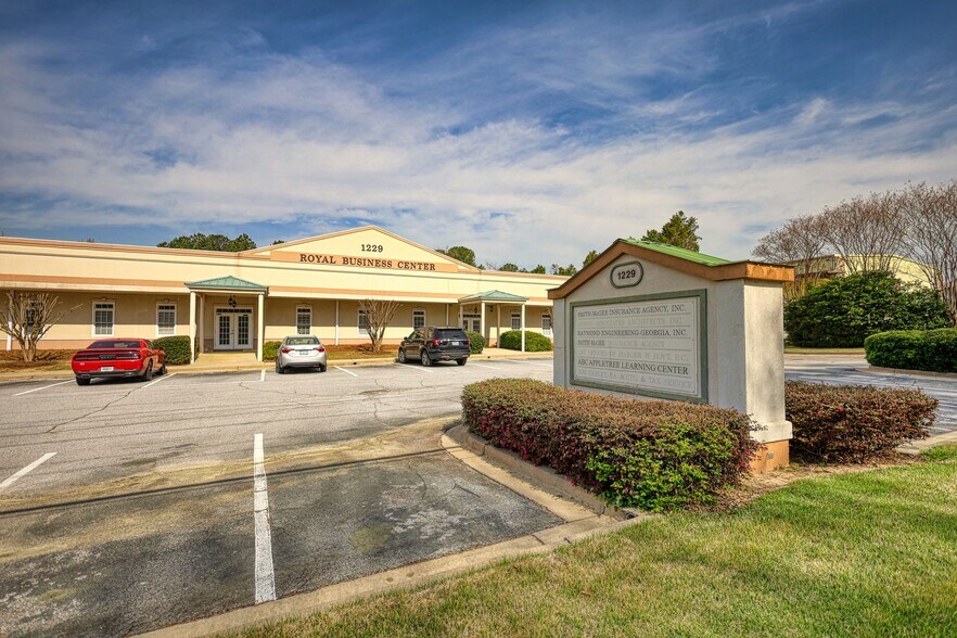More Photos Of 1229 Royal Dr, Conyers Office For Sale