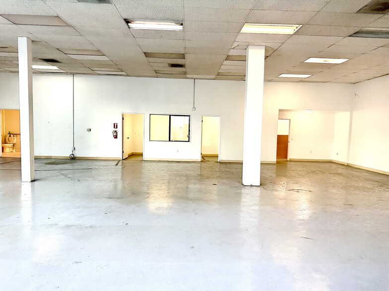 More Photos Of 400 Franklin St, Oakland Warehouse For Lease