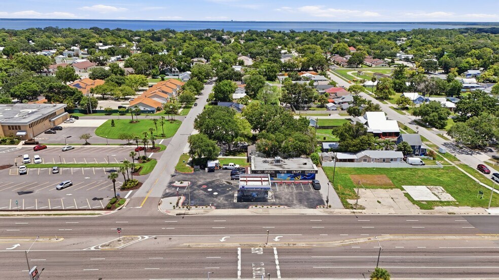 More Photos Of 718 13th St, Saint Cloud Convenience Store For Sale