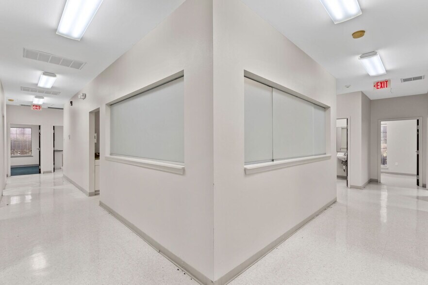 More Photos Of 1200 Henley Ln, Baker Office For Lease