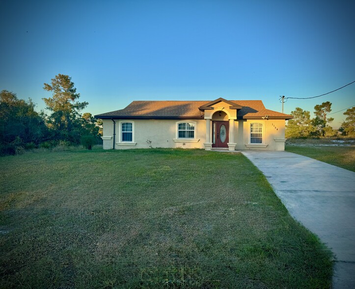 Primary Photo Of 1154 MacArthur St, Lake Placid Specialty For Sale