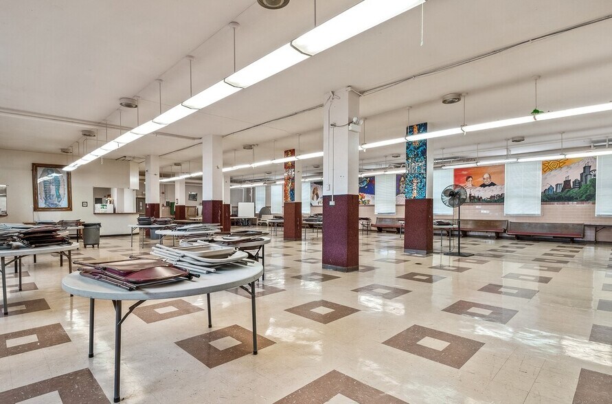 More Photos Of 8231 S South Shore Dr, Chicago Schools For Sale
