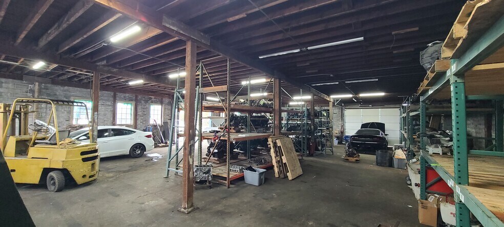 More Photos Of 742 3rd Ave, Longview Distribution For Sale