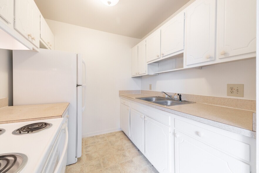 More Photos Of 3651 Balfour Ct, Flint Multifamily For Sale