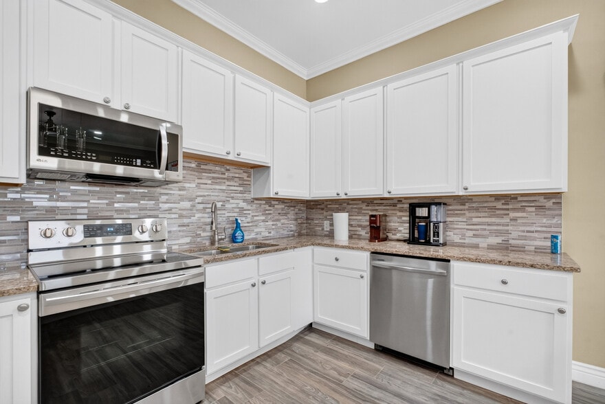 More Photos Of 411 Wein, Odessa Industrial For Sale