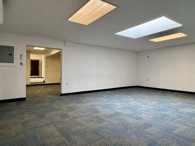 More Photos Of 18-17 42nd St, Astoria Light Distribution For Lease