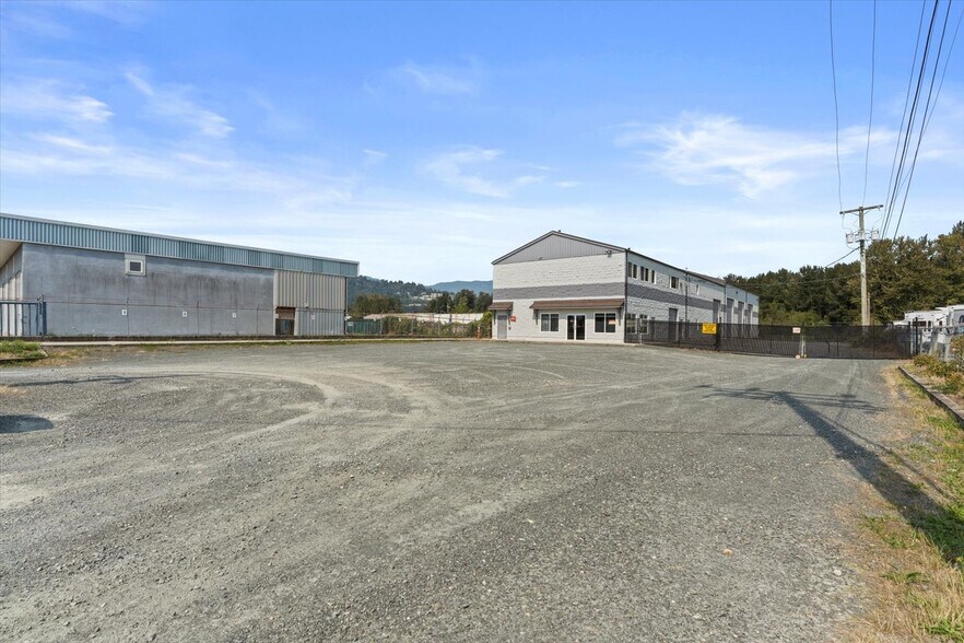 More Photos Of 44755 Yale Rd, Chilliwack Warehouse For Sale