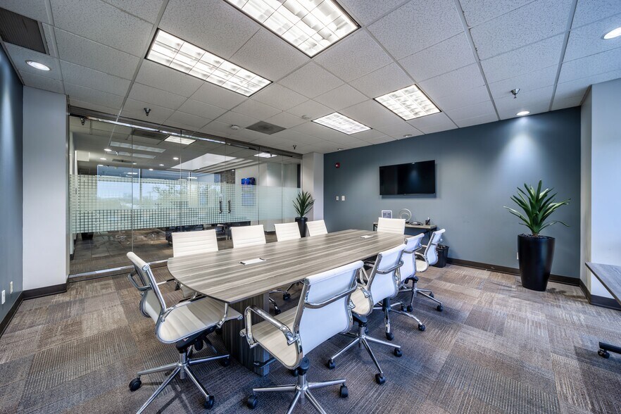 More Photos Of 15150 Preston Rd, Dallas Coworking Space