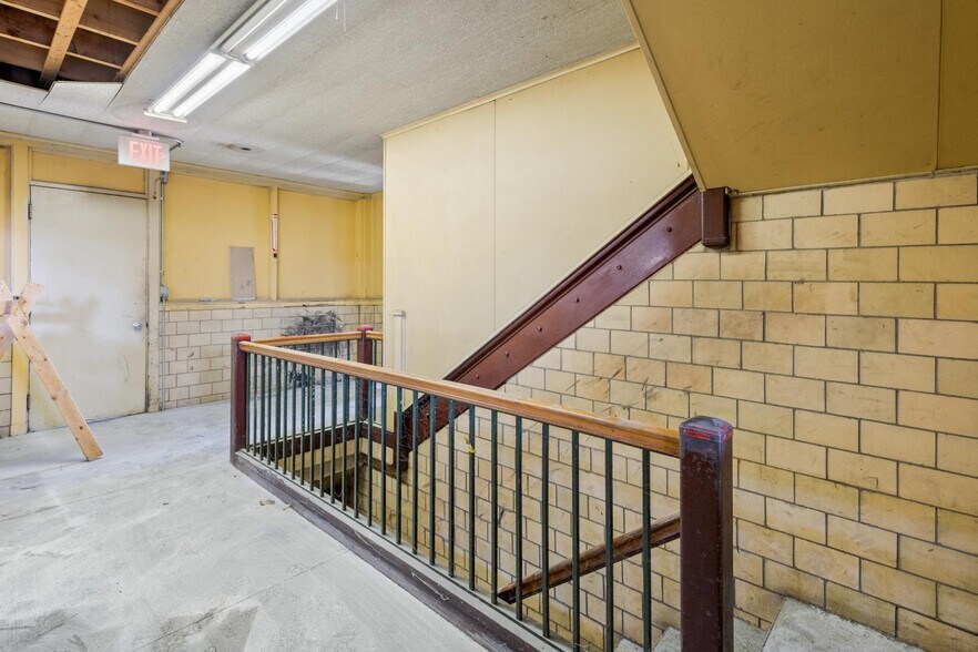 More Photos Of 254 Minot Ave, Auburn Warehouse For Sale