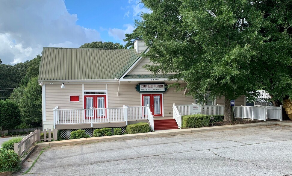 More Photos Of 4600 Rockbridge Rd, Stone Mountain Storefront Retail Office For Lease