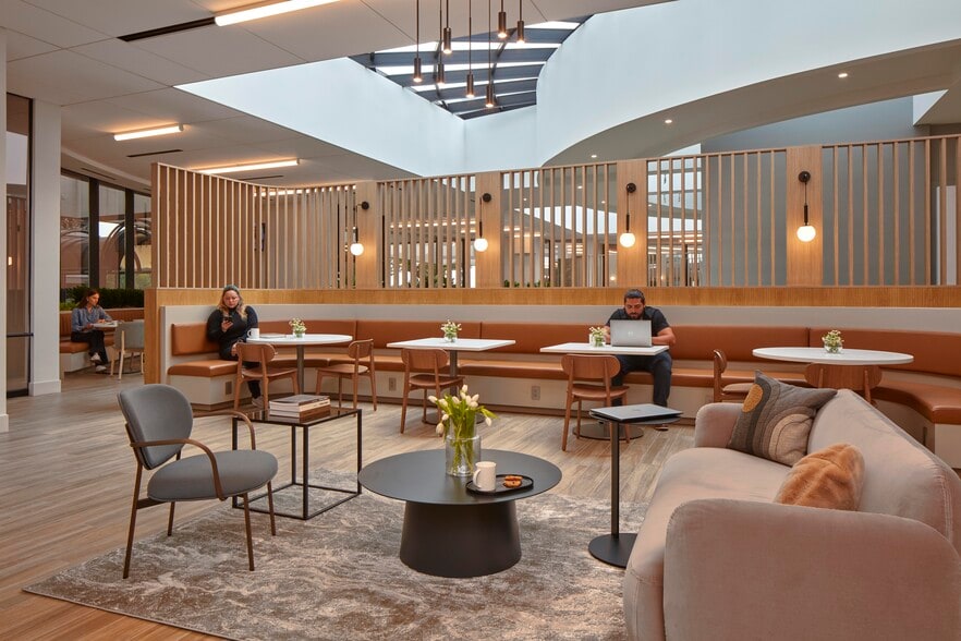 More Photos Of 1000 Abernathy Rd NE, Atlanta Office For Lease