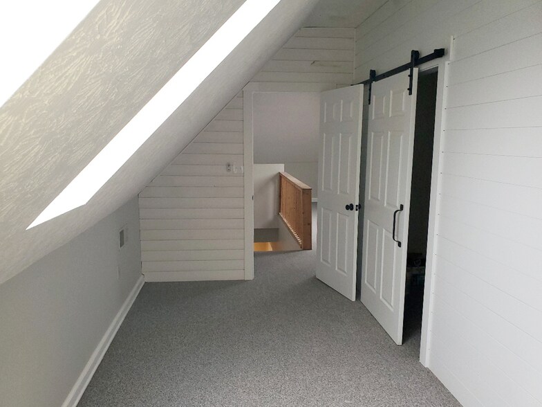 More Photos Of 1584-1586 S High St, Columbus Storefront Retail Residential For Sale