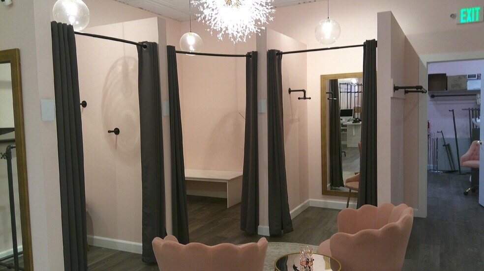 More Photos Of 407-409 Merhar Ave, Fairbanks Freestanding For Lease