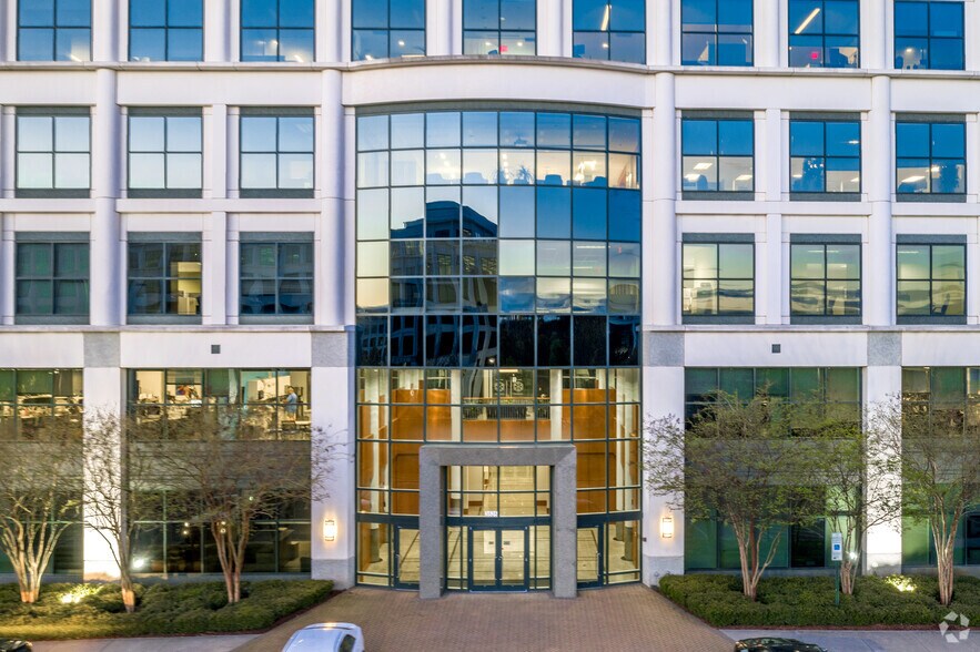 More Photos Of 3525 Whitehall Park Dr, Charlotte Office For Lease