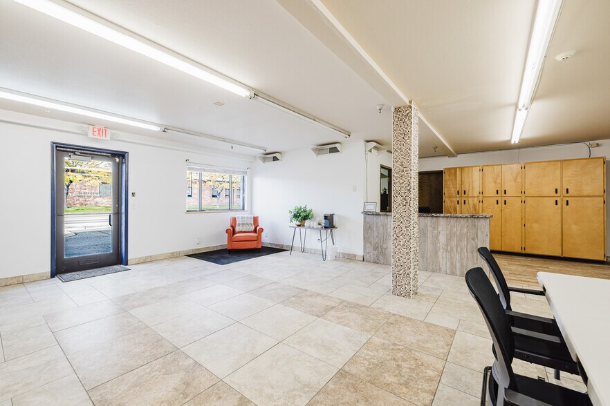 More Photos Of 222 Silver St, Elko Manufacturing For Lease