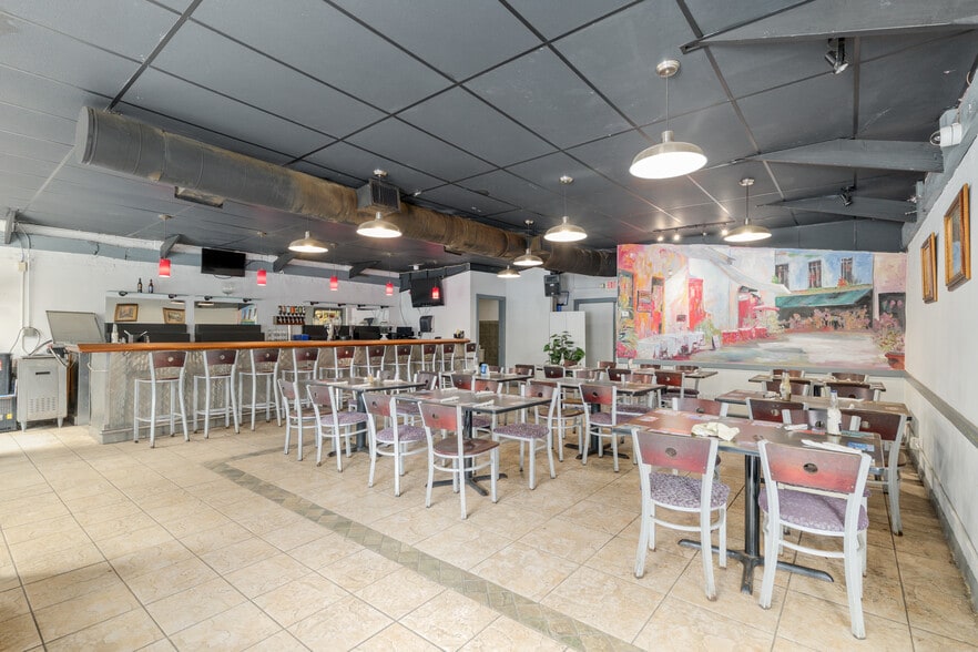 More Photos Of 14960 Main St, Alachua Restaurant For Lease