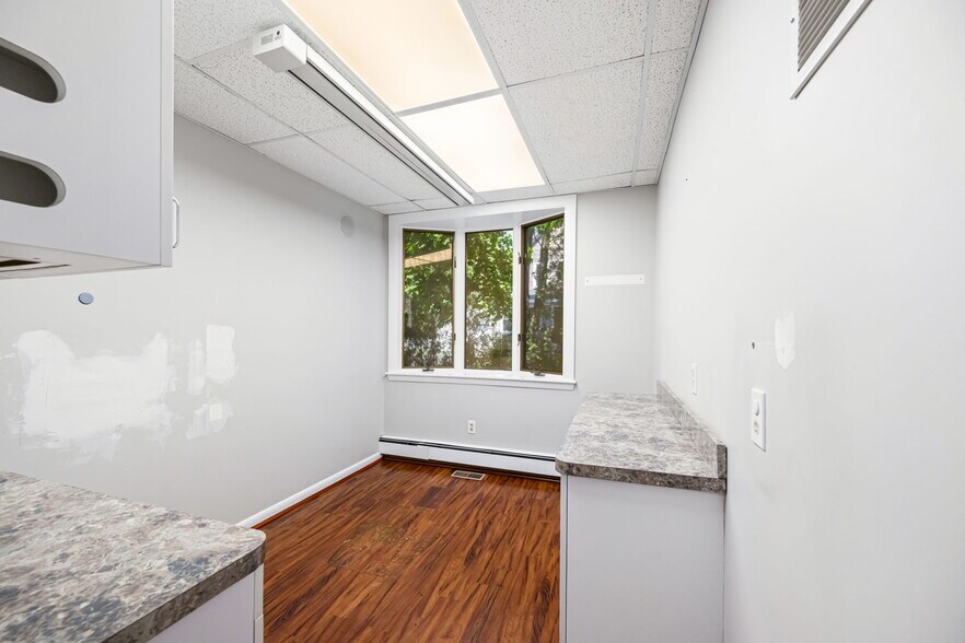 More Photos Of 275 W Main St, Norton Office Residential For Sale