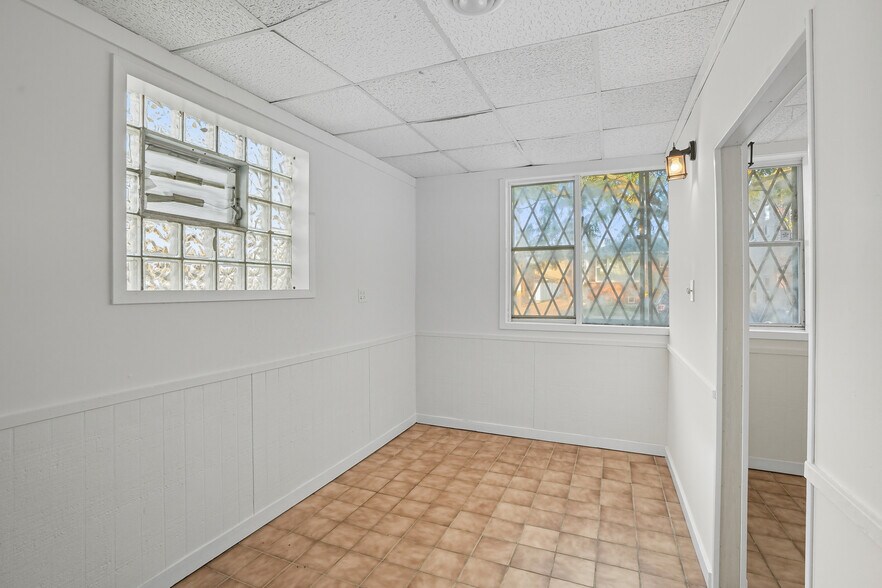 More Photos Of 5840 W 63Rd St, Chicago Freestanding For Sale