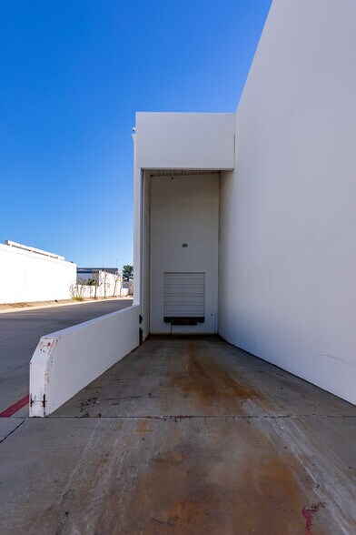 More Photos Of 10730 Bell Ct, Rancho Cucamonga Warehouse For Lease