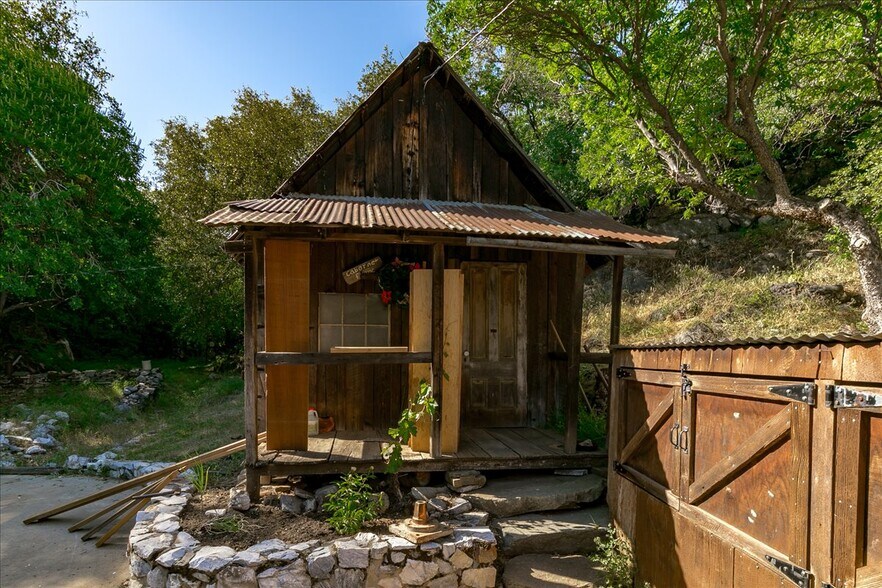 More Photos Of 2690 San Domingo Rd, Murphys Specialty For Sale