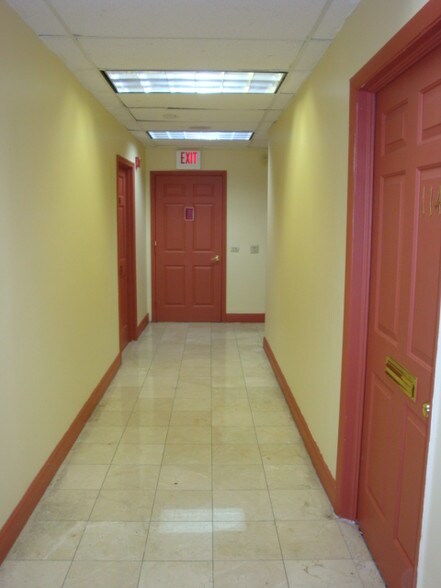 More Photos Of 951 NE 167th St, Miami Medical For Sale