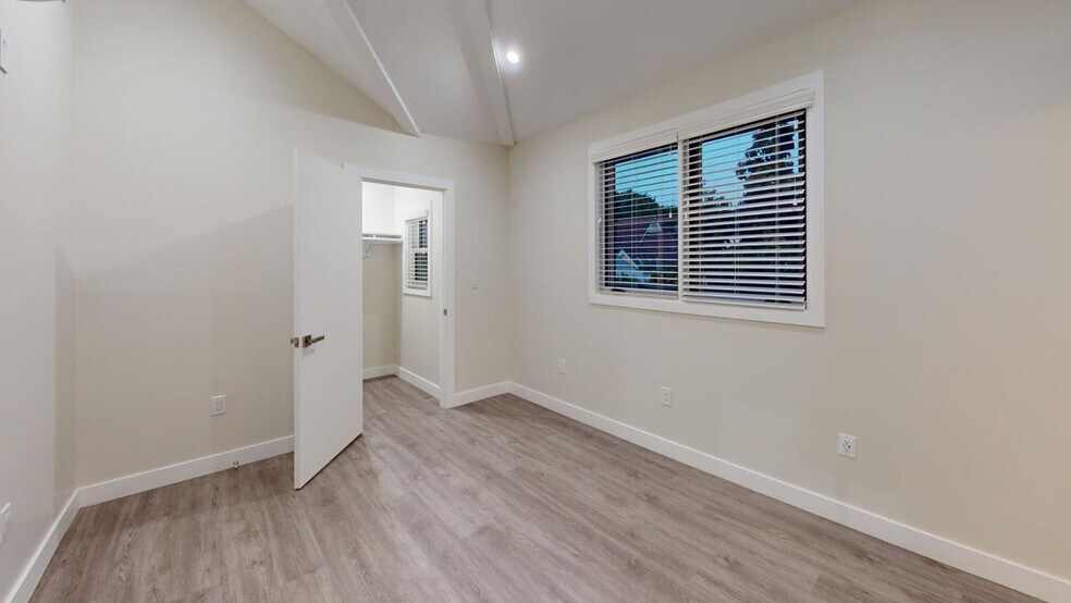 More Photos Of 1140 W 25th St, Los Angeles Multifamily For Sale