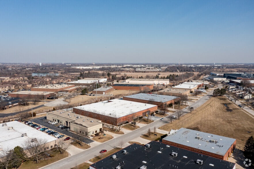 More Photos Of 490 Windy Point Dr, Glendale Heights Warehouse For Lease