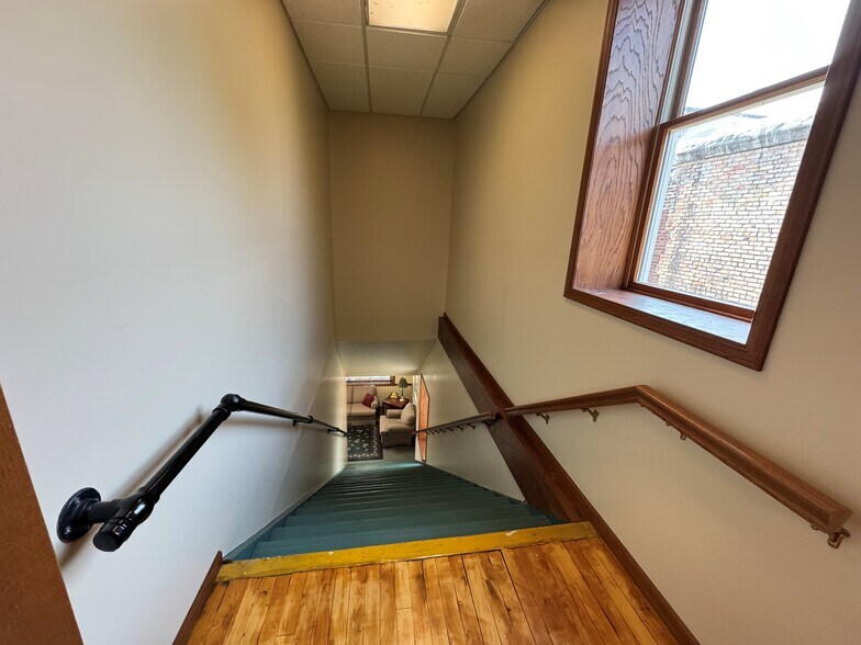 More Photos Of 503 S Main St, Nappanee Office For Sale