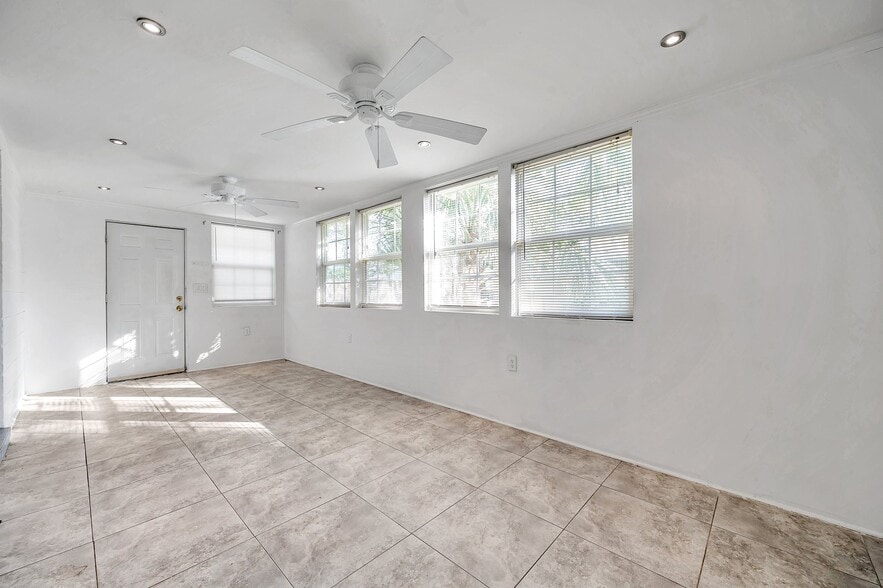 More Photos Of 5113 28th Ave S, South Pasadena Apartments For Sale