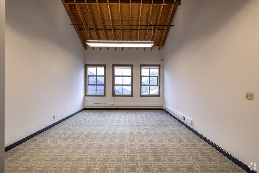 More Photos Of 550-590 2nd St, Oakland Office For Lease