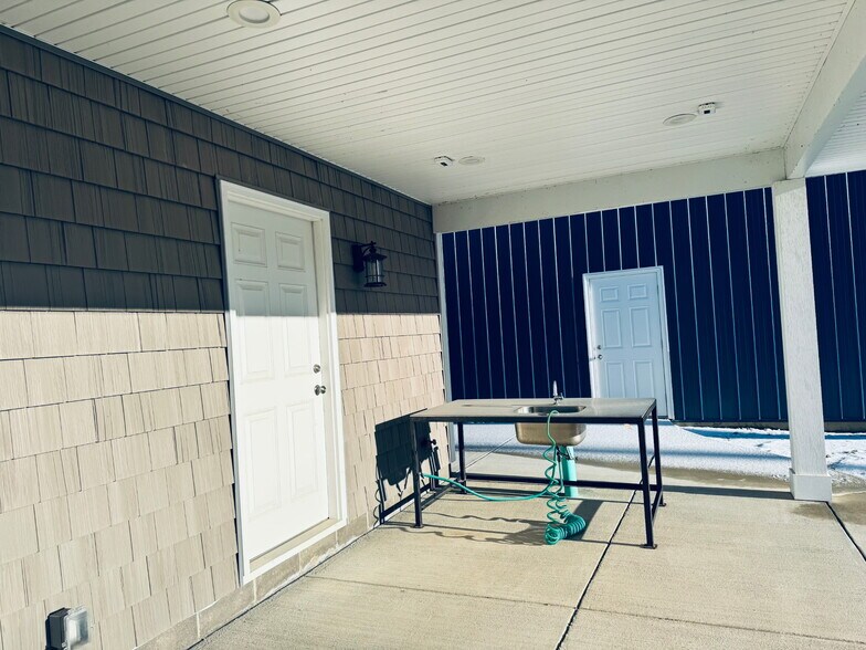 More Photos Of 209 River St, Grand River Marina For Sale