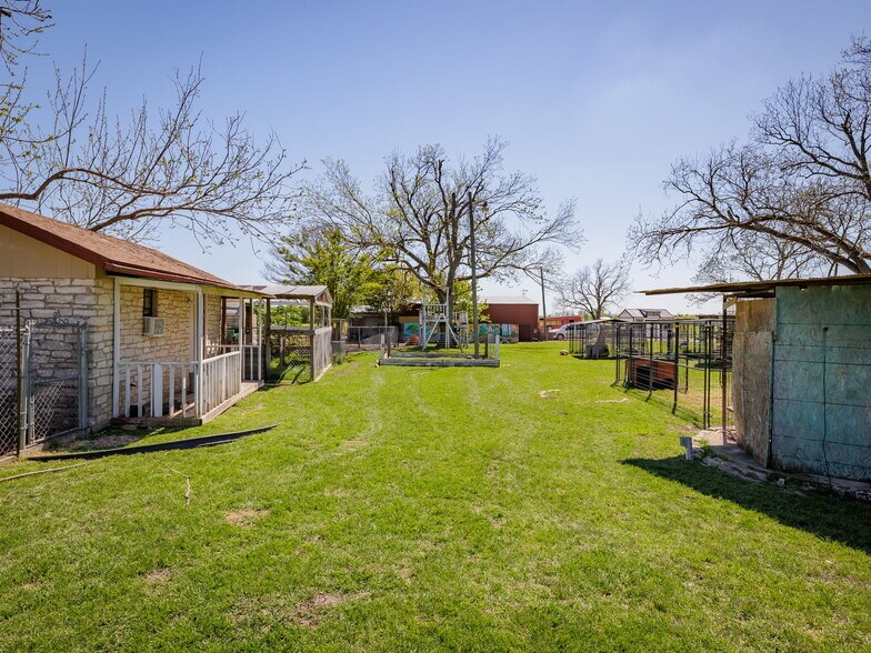 More Photos Of 11001 S State Highway 95, Taylor Land For Sale