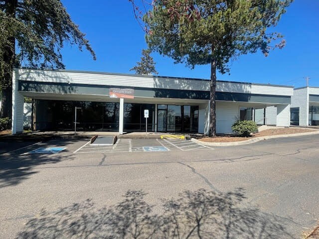 More Photos Of 16027-16029 SE McLoughlin blvd, Milwaukie Freestanding For Lease