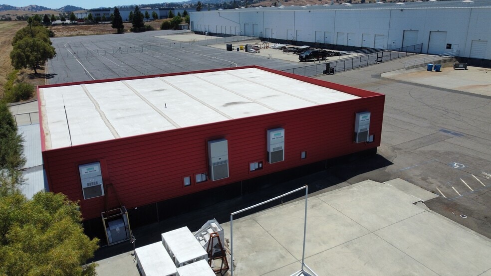 More Photos Of 2141 Icon Way, Vacaville Warehouse For Lease